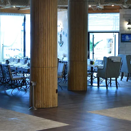 Oasis 4* ロゼネッツ