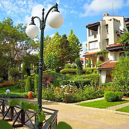 Oasis منتجع 4*